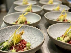 Popcorn shoot microgreen brote de maiz amarillo dulce mazatlán durango méxico restaurantes chefs consume local rabano sandia veganismo gourmet