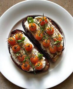 Brote microgreen de albahaca genovesa mazatlán durango México Restaurantes consume local nutricion veganismo rabano sandia Chefs